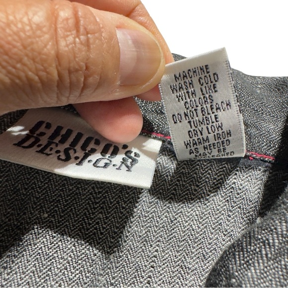 Chico's ~ Sz 1 M Art-to-Wear Engineer Gray Chambray Denim Linen Shirt Jacket - Picture 7 of 10